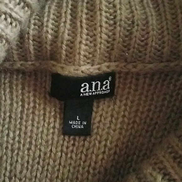 Sweather - Picture 3 of 4